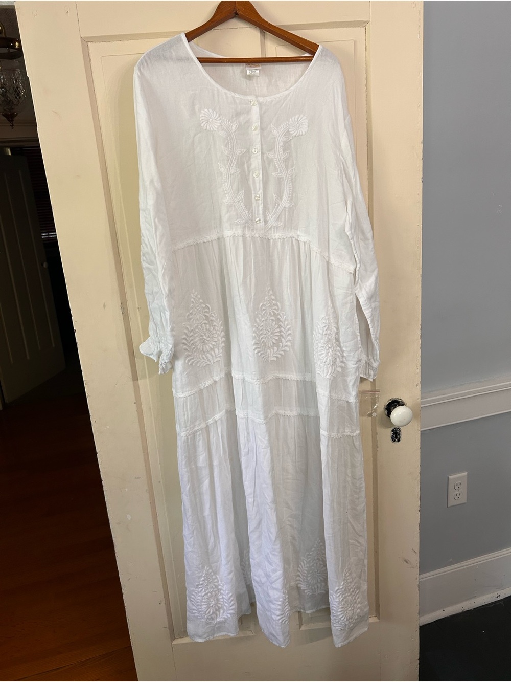White Elegance Madrid temple cotton embroidered XL white dress NWOT Made India